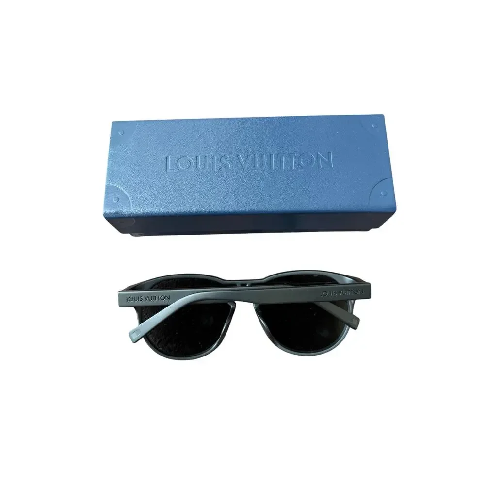 Louis Vuitton waimea round glasses